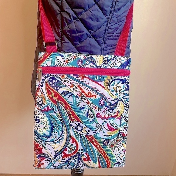 NEW Pink and Blue Paisley Nylon Multi Pocket Messenger/Crossbody Bag - Picture 4 of 10